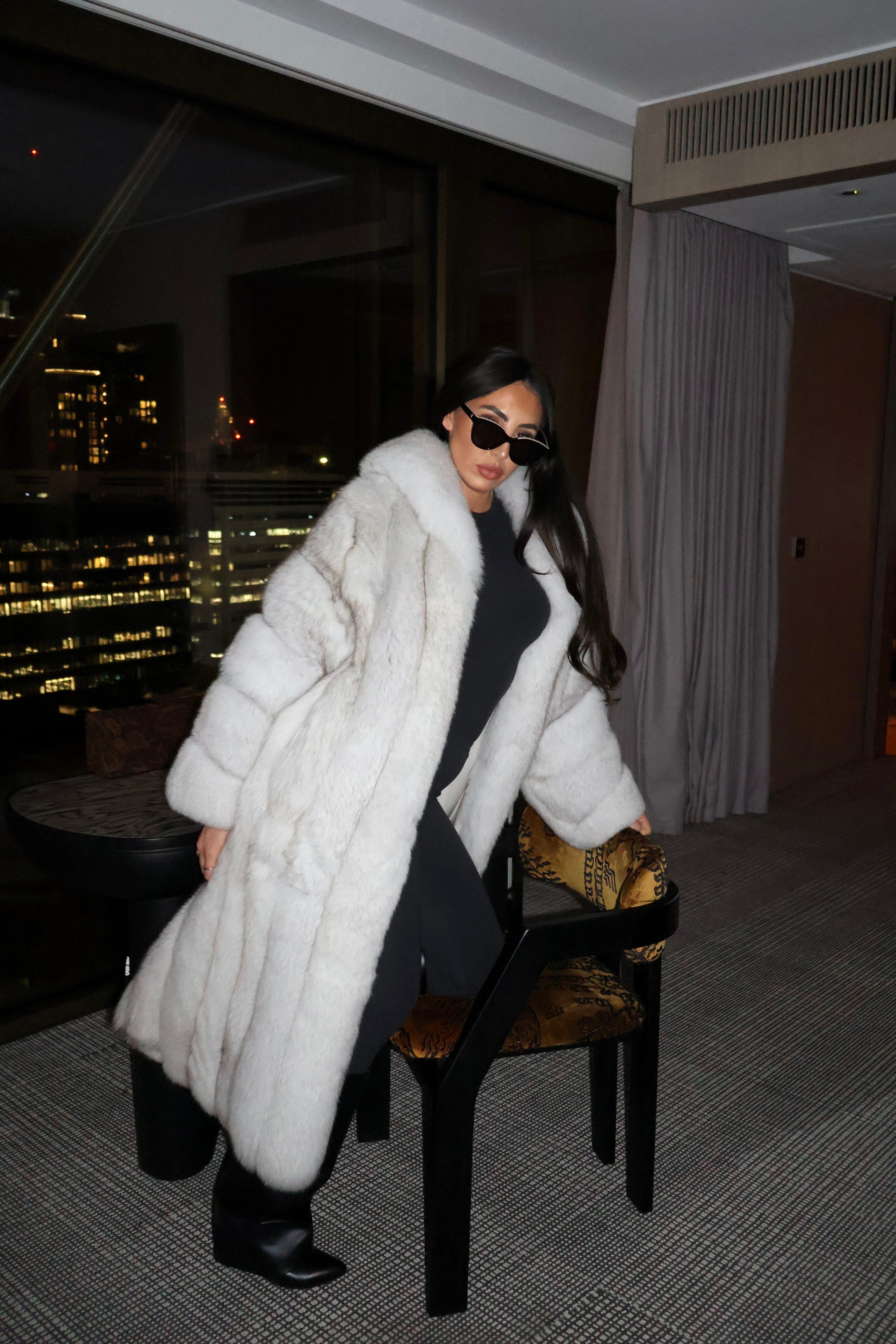 Luxurious Long Full-Length Genuine Fox Fur Winter Collar Coat