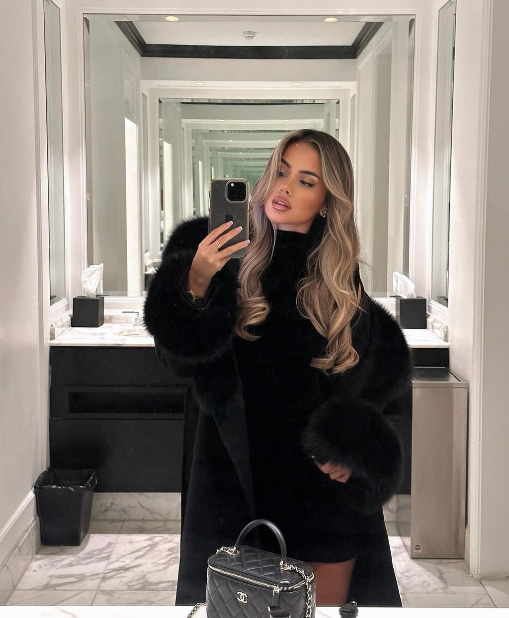 Elegant Long Cashmere Wool Coat with Detachable Fox Fur Trim