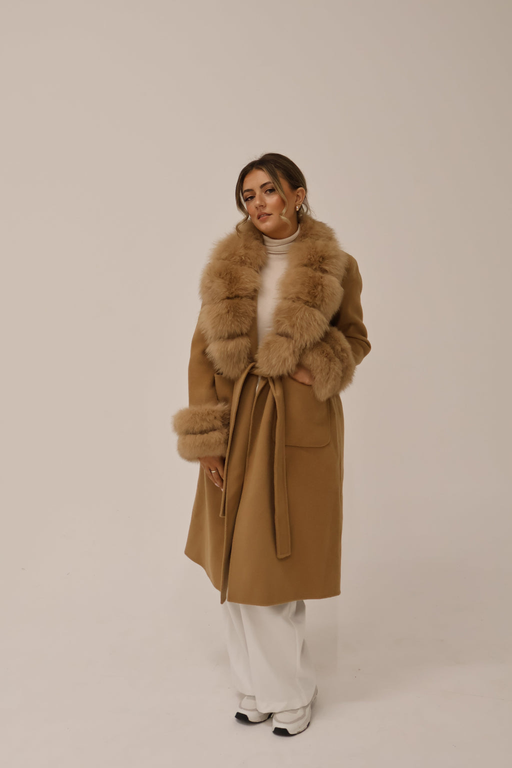 Luxury Long Cashmere Wool Coat with Detachable Fox Fur