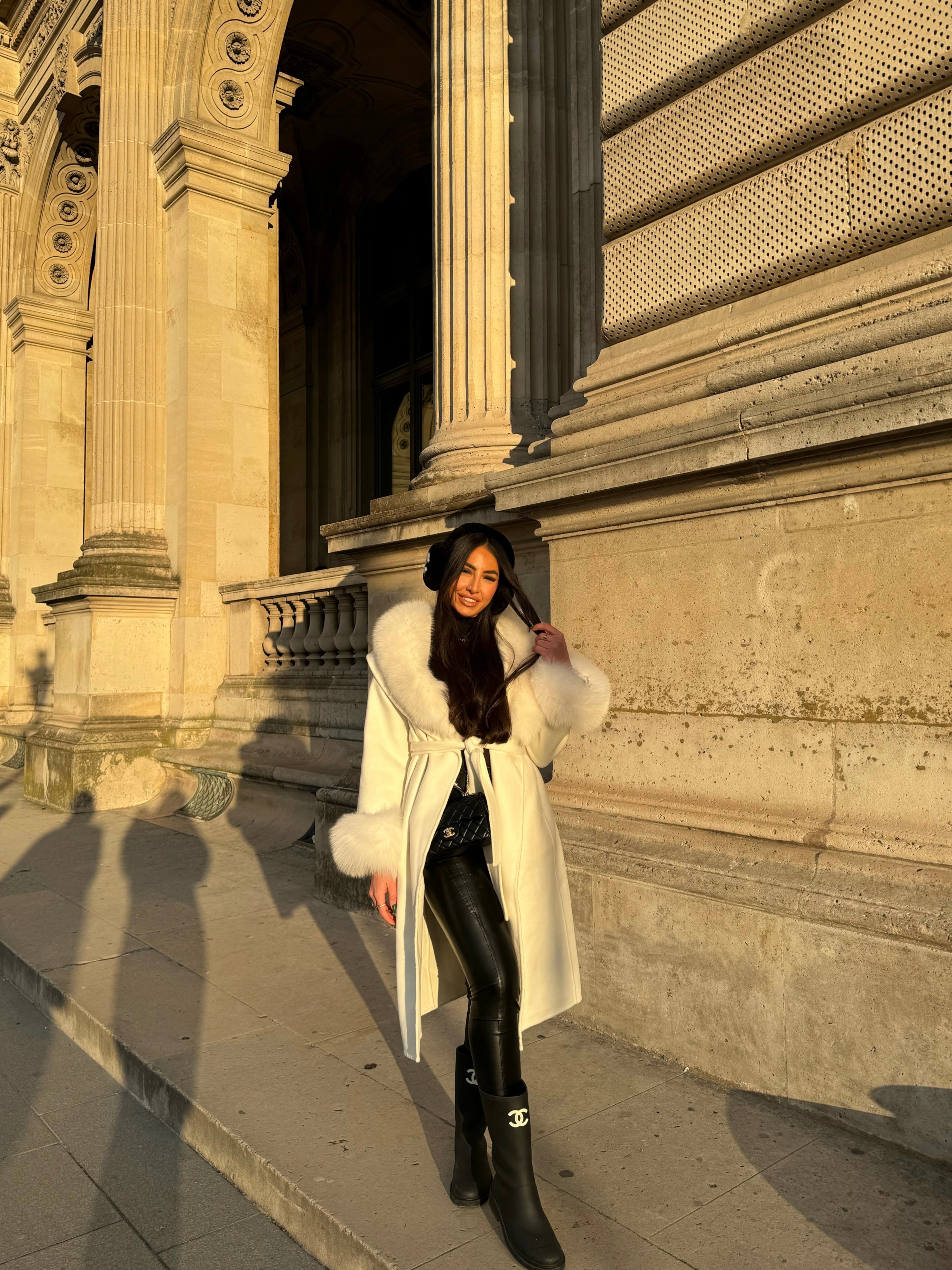 Elegant Long Cashmere Wool Coat with Detachable Fox Fur Trim